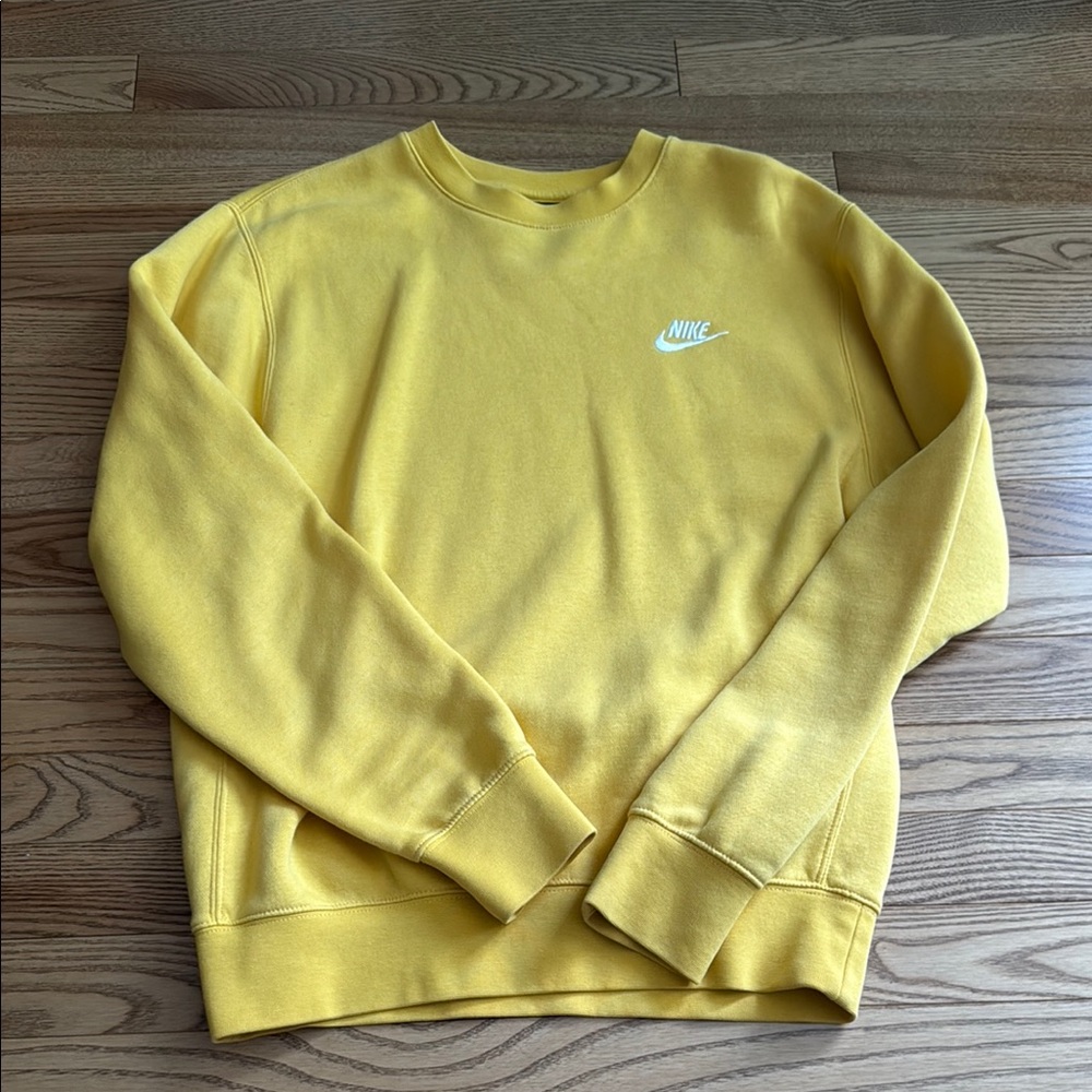Nike Yellow Crewneck Sweater with Ribbed Cuffs